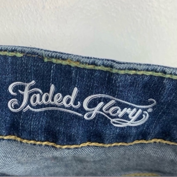 Faded Glory Size 12 Pinapple Embroidered Jean Shorts - Picture 2 of 4